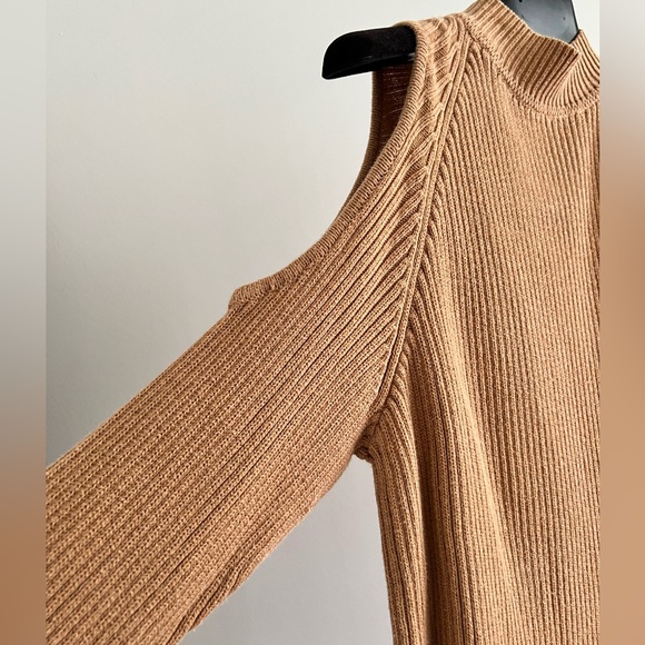 DIVIDED Shoulder Cut Long Sleeve Sweater - Picture 2 of 4